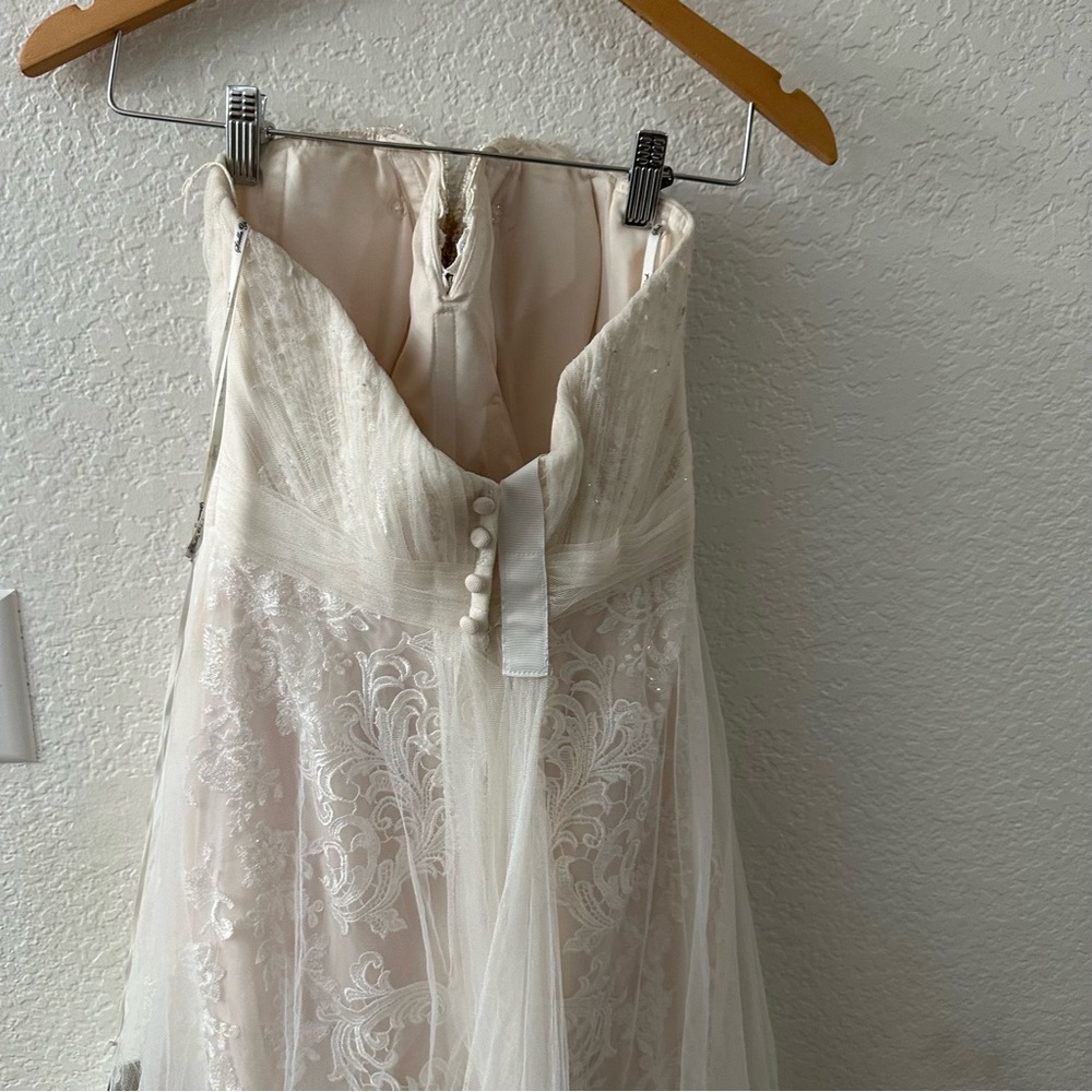 Stella York lace Fit and Flare Wedding Dress - Picture 9 of 11